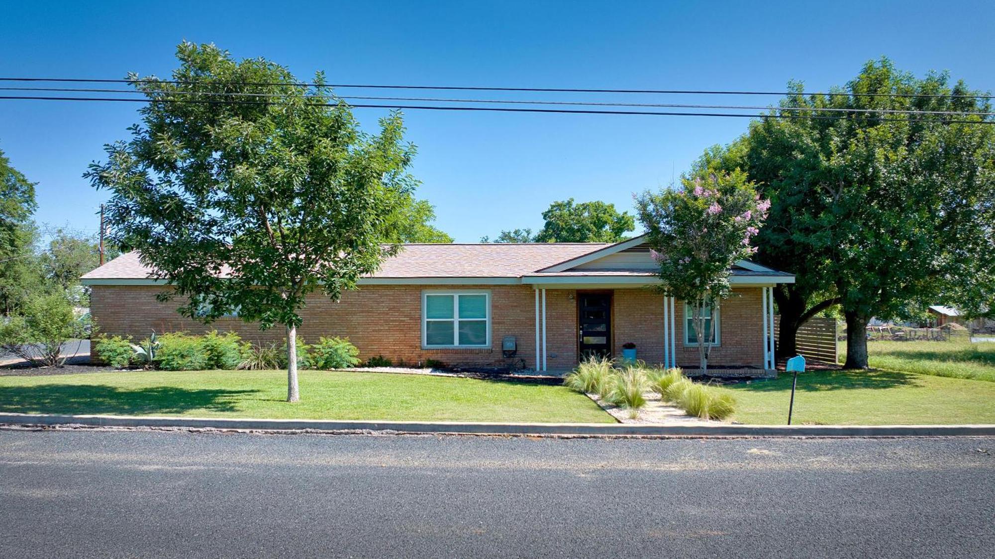 Texas Topaz In Mason Exterior photo